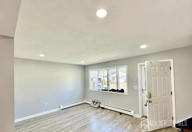 Photo - 35 Fiat Ave