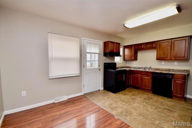 Photo - 511 N 5th St