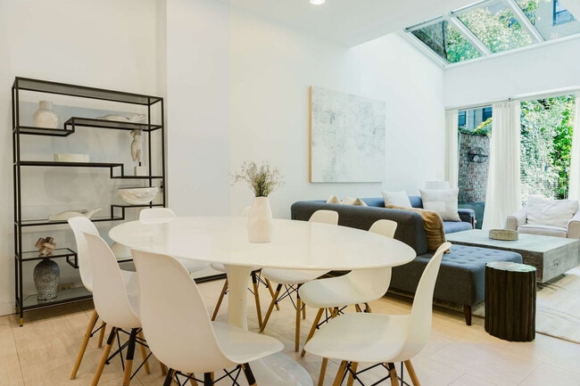 Photo - 323 E 51st St Unit SI ID1023423P