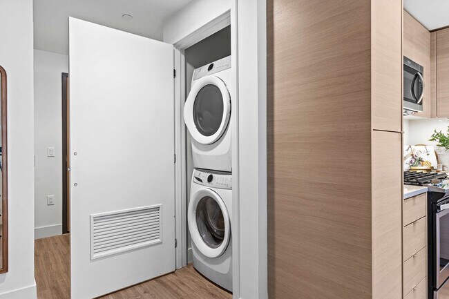 Photo - 1049 Seventh Ave Unit FL7-ID1228264P