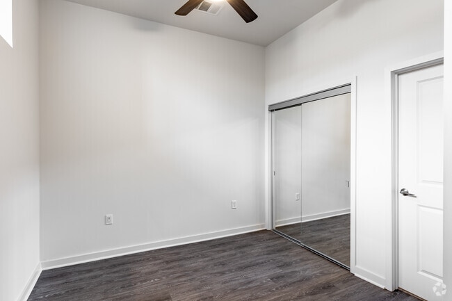 Studio, 1BA - 607SF Bedroom - Station R Apartments