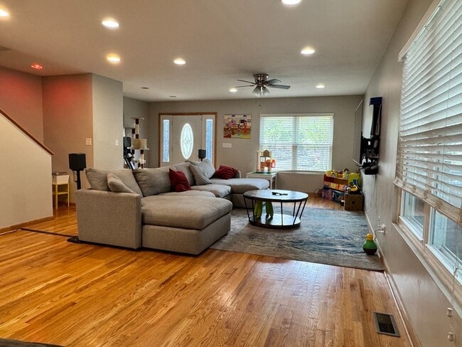 Photo - 1031 N Keeler Ave