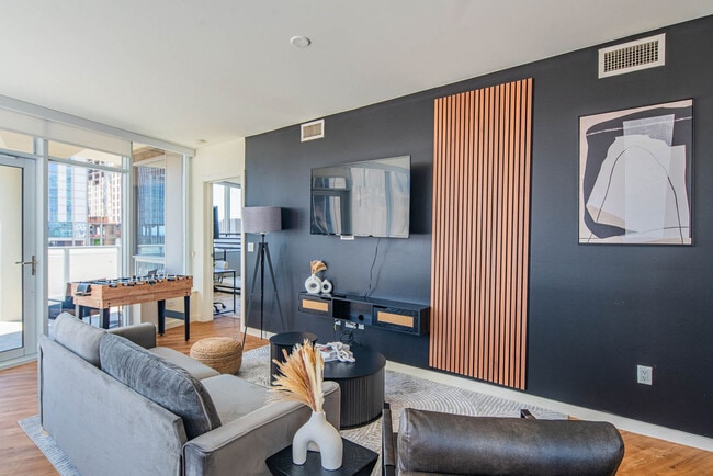 Building Photo - 44 W Monroe St Unit SI ID1389218P