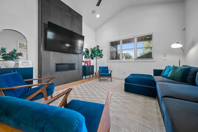 Photo - 1102C Buchanan St Unit ID1312342P