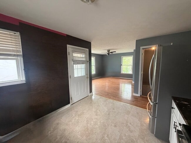 Photo - 628 Locust St NW