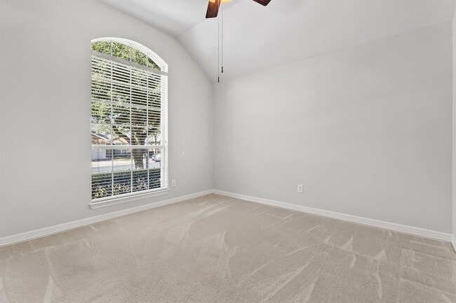 Photo - 765 Bent Wood Pl