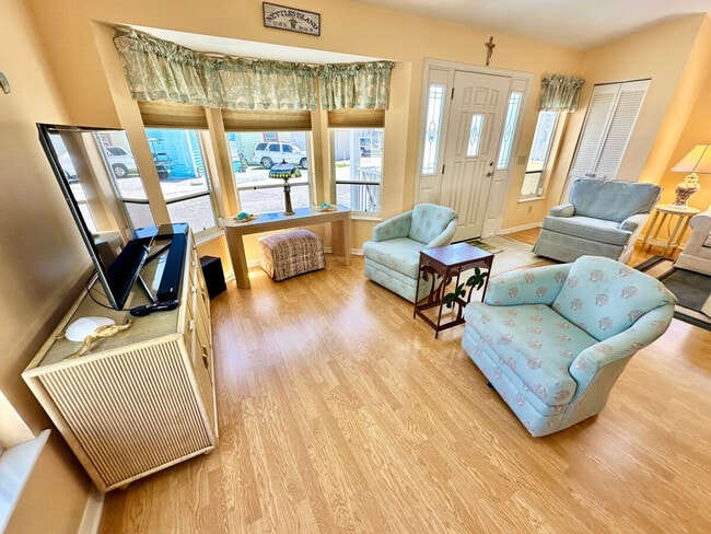 Building Photo - 2083 Nettles Blvd Unit SI ID1537498P