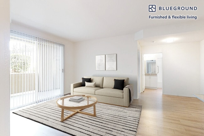 Building Photo - 1571 Flynn Rd Unit FL2-ID10799A