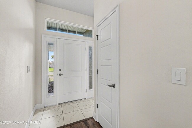 Photo - 2542 Pinwherry St NW