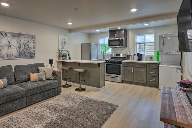 Photo - 2715 MacArthur Blvd Unit SI ID1545944P