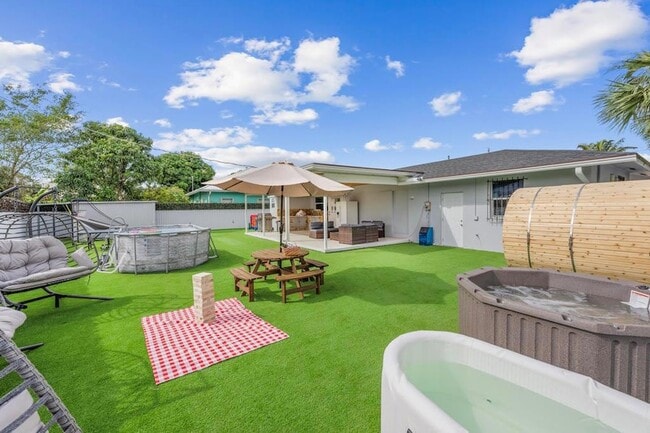 Photo - 2128 Dock St