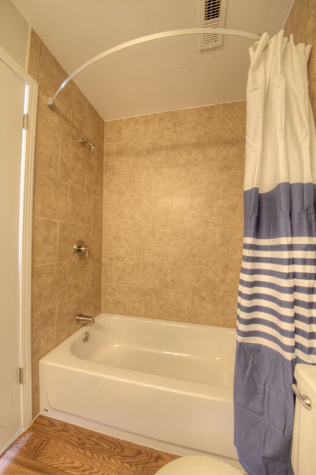 Photo - Woodridge Apartments