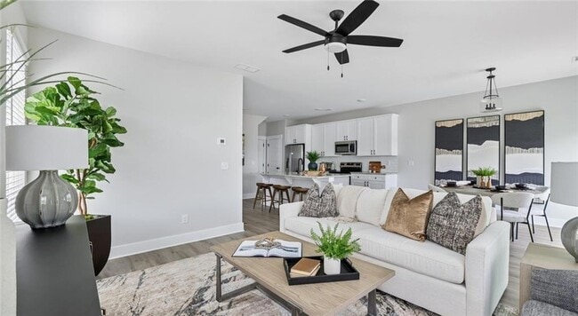 Photo - 102 Fairlie Pkwy