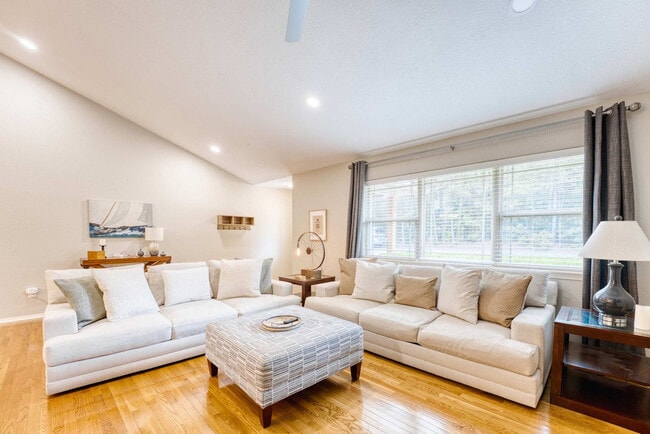 Building Photo - 9 N Cerney Ln Unit ID1297034P