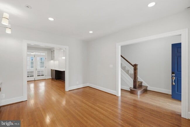 Photo - 3839 Beecher St NW