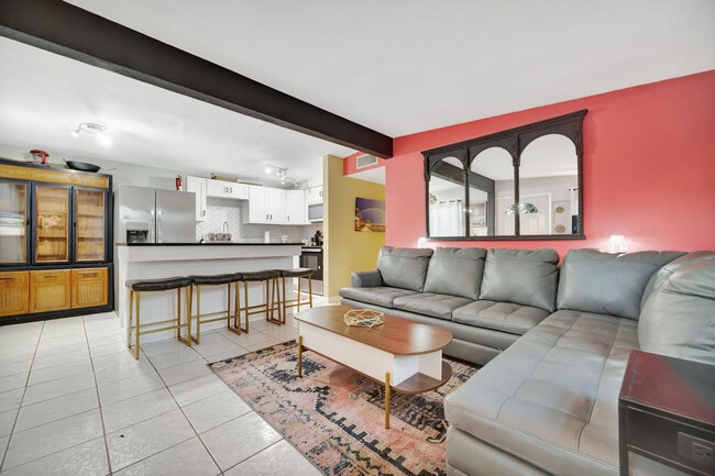 Building Photo - 5025 9th Ave S Unit ID1378920P