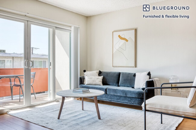 Building Photo - 4851 Hazeltine Ave Unit FL3-ID531