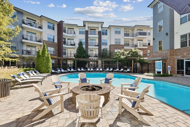 Building Photo - One Metrocenter