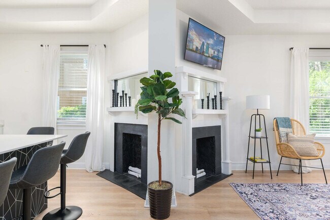 Photo - 1445 N Laura St Unit SI ID1578537P