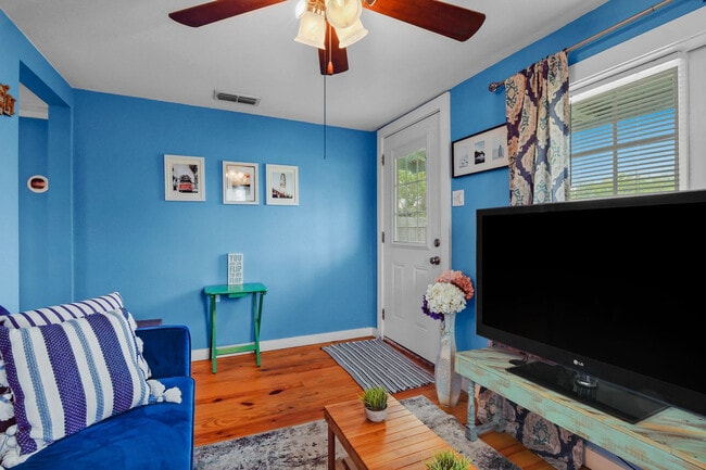 Photo - 822 N Ann St Unit ID1268440P