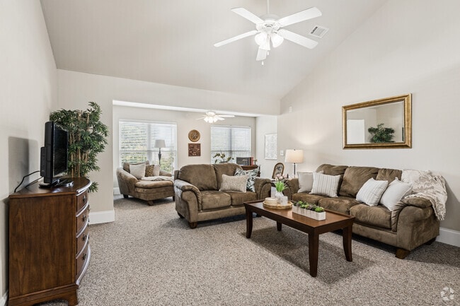 Interior Photo - Lenox Pointe