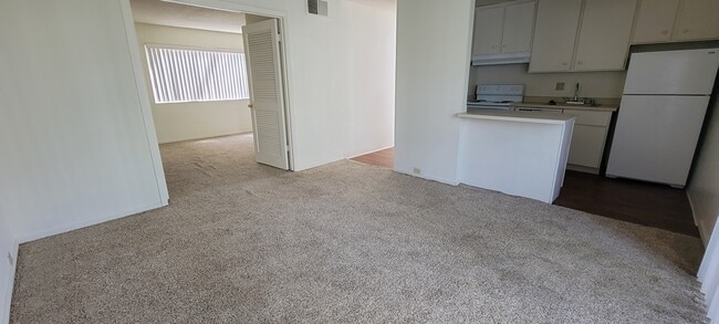 Photo - Governor's Square Apartments