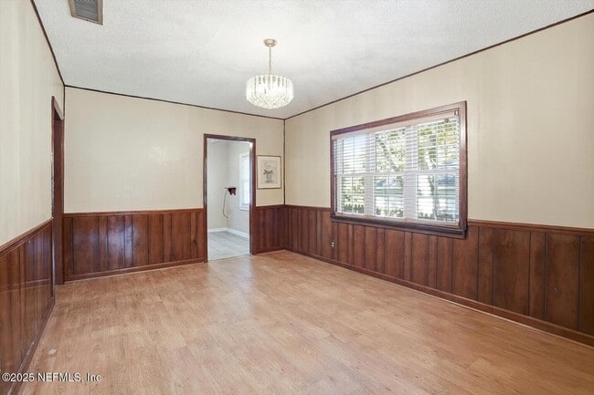 Photo - 1546 River Hills Cir W