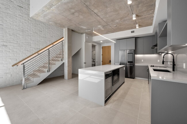 Unique 2-story loft floorplans - AMLI Wynwood