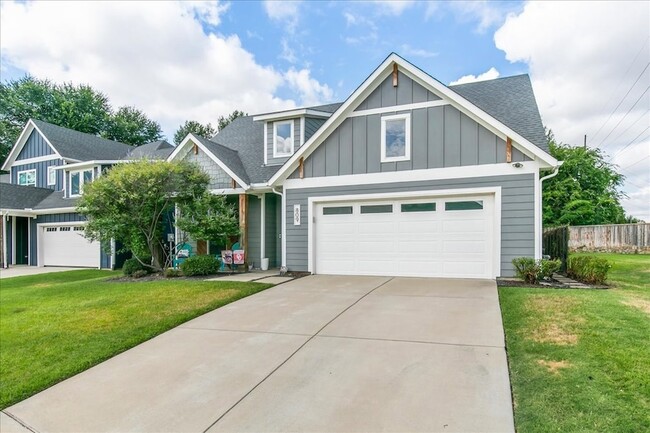 Photo - 809 Meadowbend Loop S