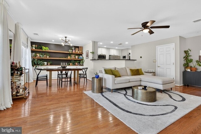 Photo - 2819 Chinkapin Oak Ln