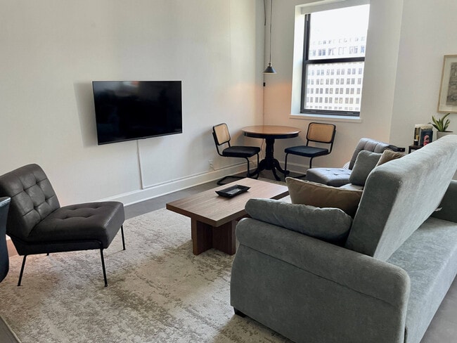 Photo - 758 N Broadway Unit ID1379069P