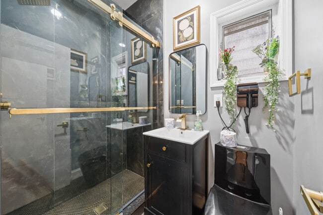 Photo - 84 W 42nd St Unit ID1316296P