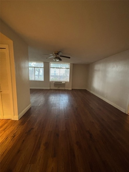 Photo - 7520 Hornwood Dr Unit 103