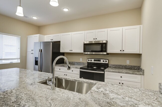 Photo - 305 W Clark St