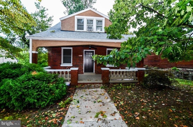 Photo - 1308 45th Pl SE