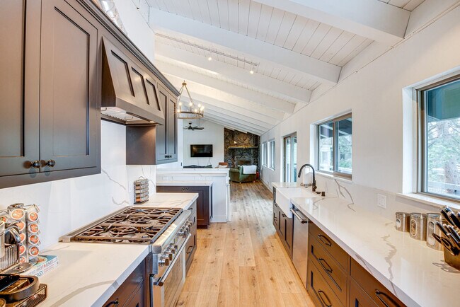 Photo - 574 Danube Dr Unit SI FL1-ID1545963P
