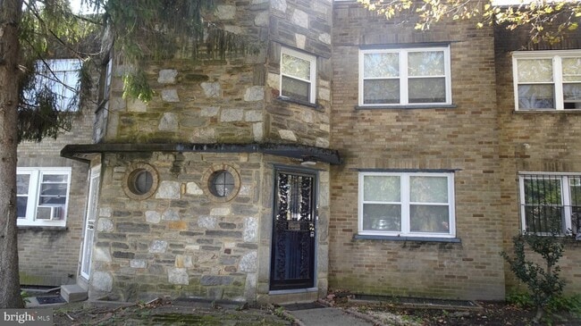 Building Photo - 6736 Blakemore St