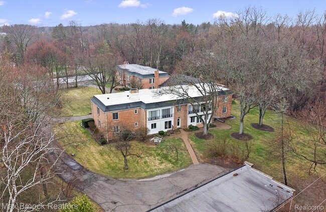 Photo - 1750 Tiverton Rd