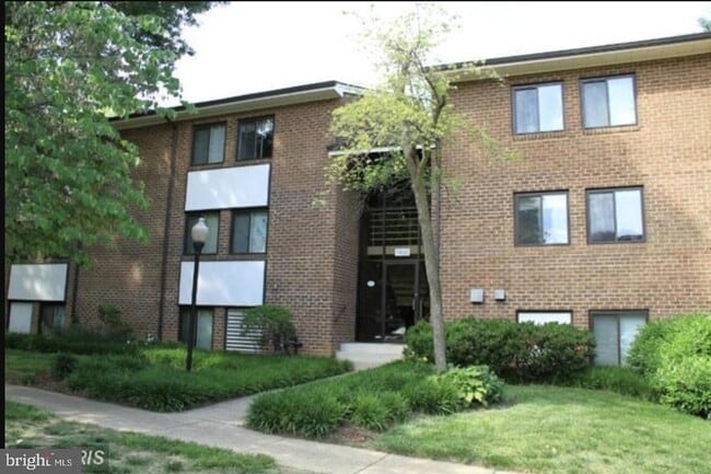 Building Photo - 1441 Northgate Square Unit 12B