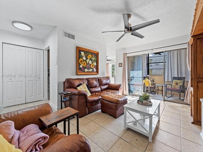 Photo - 10641 SW 108th Ave Unit 2E