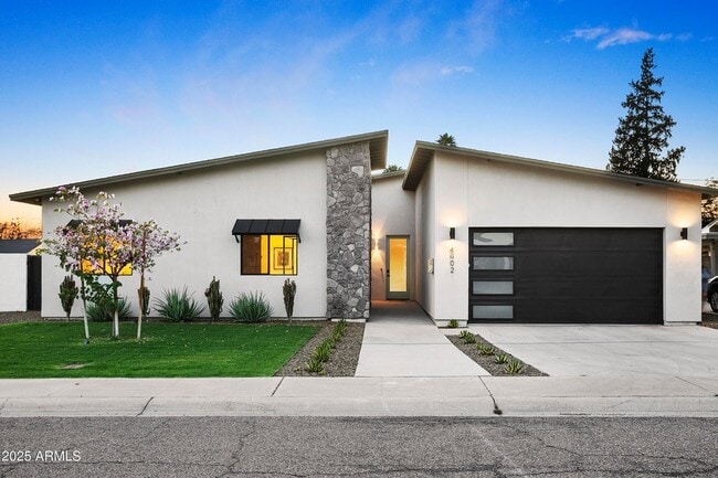 Photo - 4002 N 33rd Pl