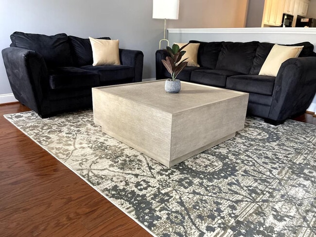 Building Photo - 607 Lake Forest Road Unit ID1339904P