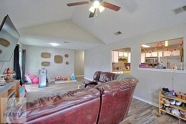 Photo - 1567 Pendleton Dr