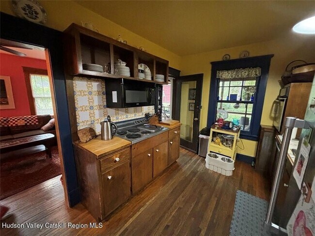 Photo - 123 Plains Rd