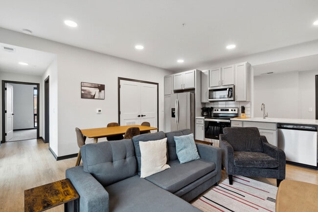 Building Photo - 423 E Michigan St Unit ID1032104P