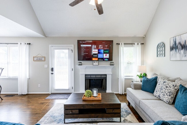 Photo - 13 Windfield Dr Unit SI ID1234836P