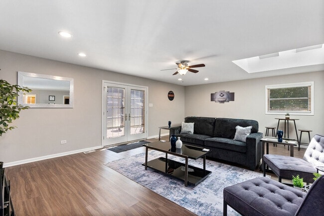 Building Photo - 6815 W 87th St Unit ID1298091P