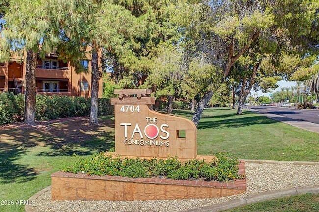 Building Photo - 4704 E Paradise Village Pkwy N Unit 121