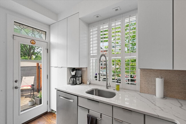 Photo - 445 15th St SE Unit SI FL1-ID1346773P