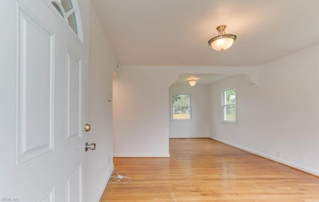 Photo - 7725 Fayver Ave